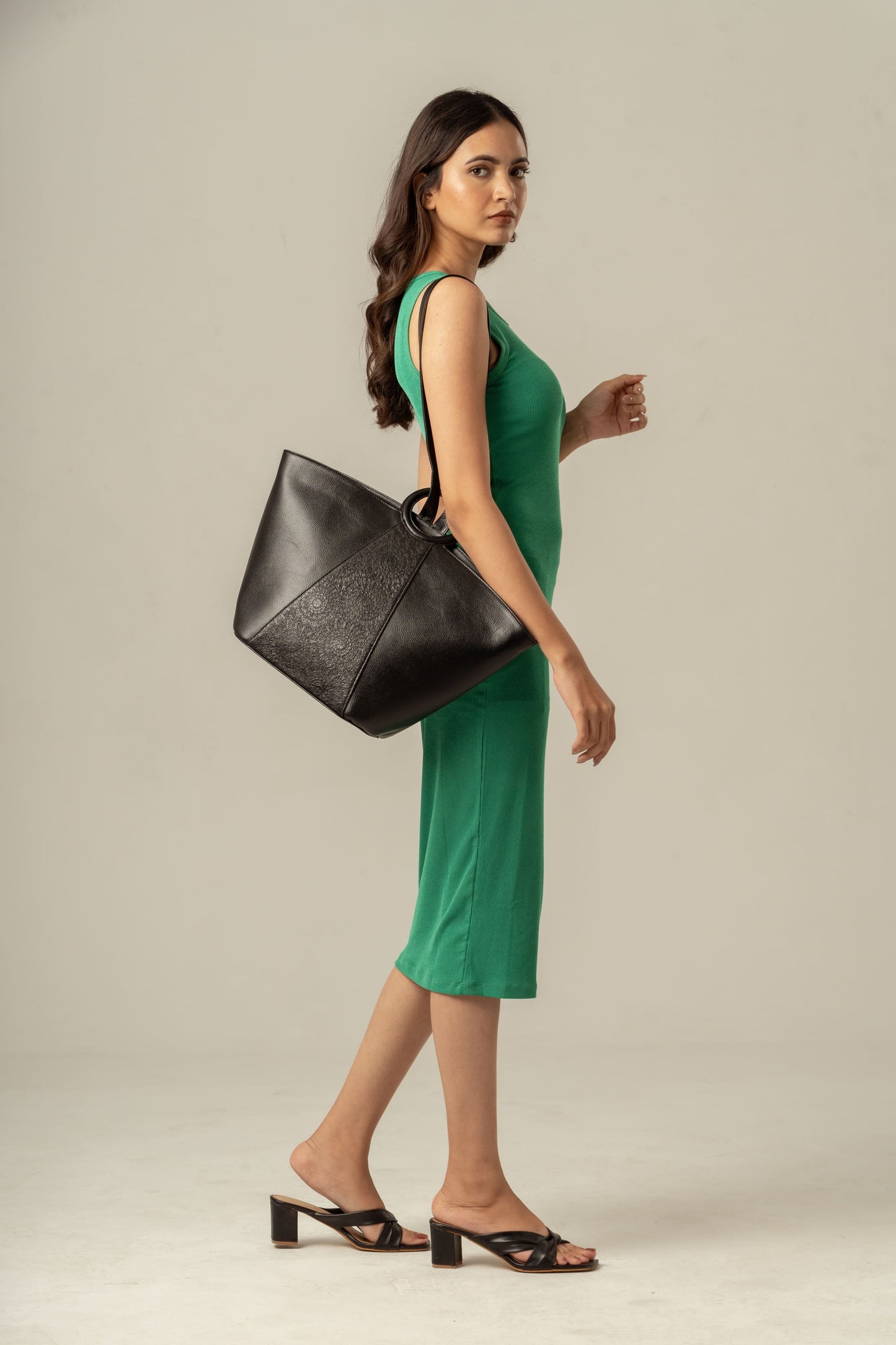 Suzhal- Everyday Tote in Cool Charcoal