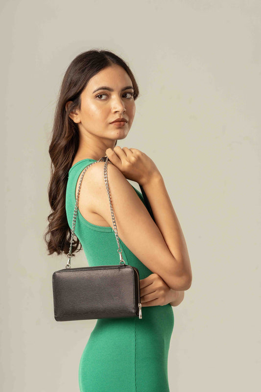 Alai- Detachable Clutch in Cool Charcoal