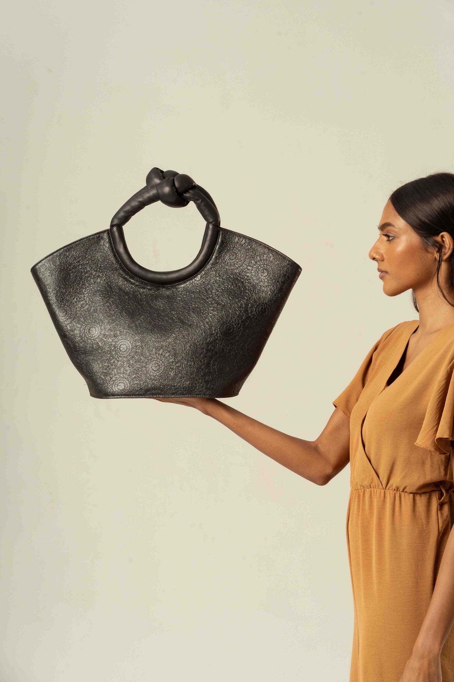 Maara- Knotted Tote in Cerebral Charcoal